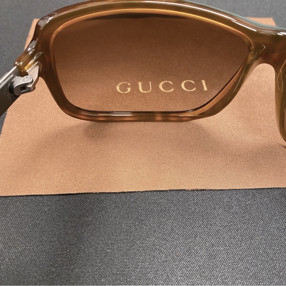 GUCCI 🕶 w/ case&cloth - Picture 5 of 15